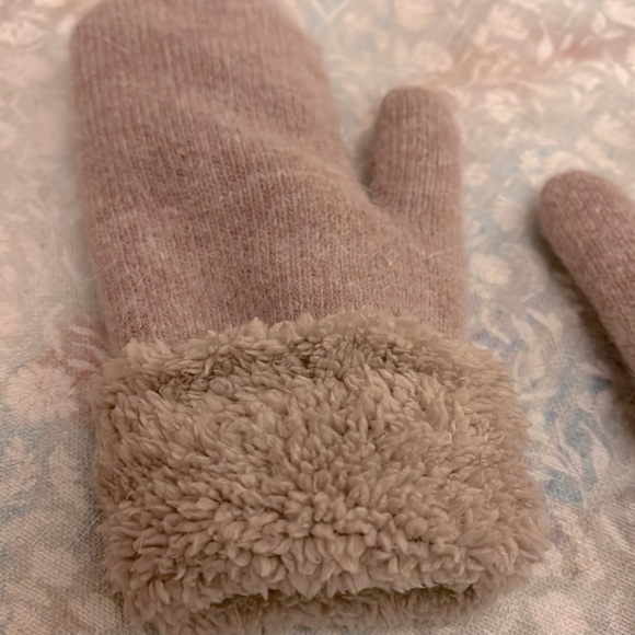 Light Pink Mittens with fold up cuff, OS, Like new - Picture 2 of 3